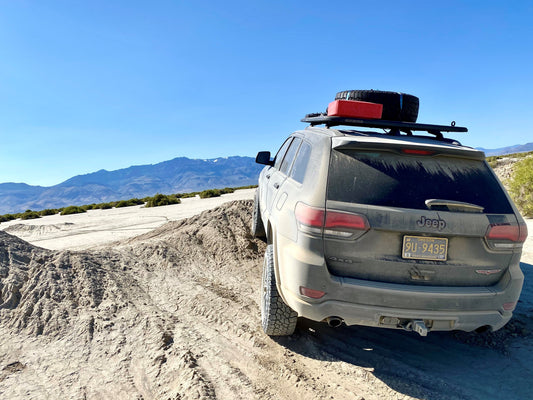 Off Road Jeep Grand Cherokee Flexing